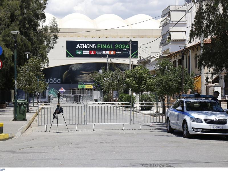 Τελικός Conference League: Προσαγωγή άνδρα έξω από το γήπεδο – Είχε μαχαίρι