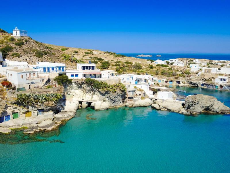 Εκπαιδευτικός ταξιδεύει στην Κίμωλο εν μέσω 7 μποφόρ λόγω των μαθητών της