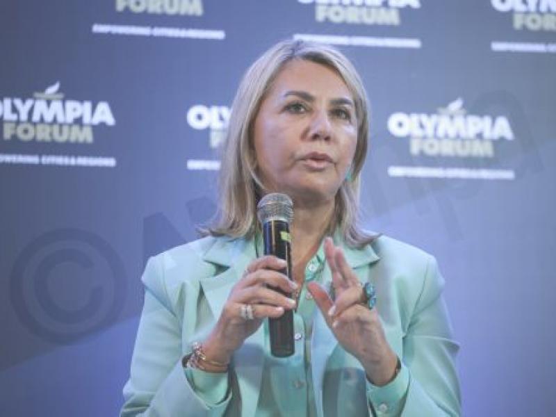 Κατέθεσε η Ζέττα Μακρή στη δίκη του δημοσιογράφου που κατηγορείται για τον εκβιασμό της - «Μου είπε ότι αν φύγω από το υπουργείο και δεν του δώσω λεφτά θα με αποδομήσει»