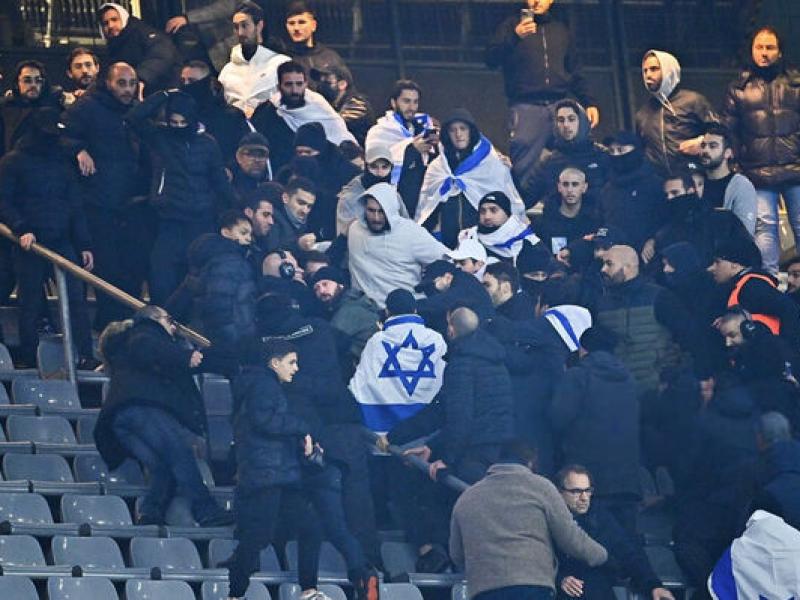 Προκάλεσαν ξανά οι Ισραηλινοί χούλιγκανς: Έκαναν επεισόδια στις κερκίδες του Stade de France ανενόχλητοι