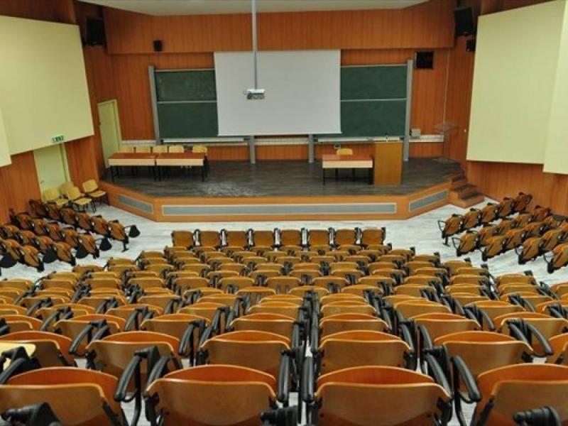 «Όχι σουτιέν – Όχι εξετάσεις»: Ο κανόνας που ξεσηκώνει θύελλα αντιδράσεων σε Πανεπιστήμιο