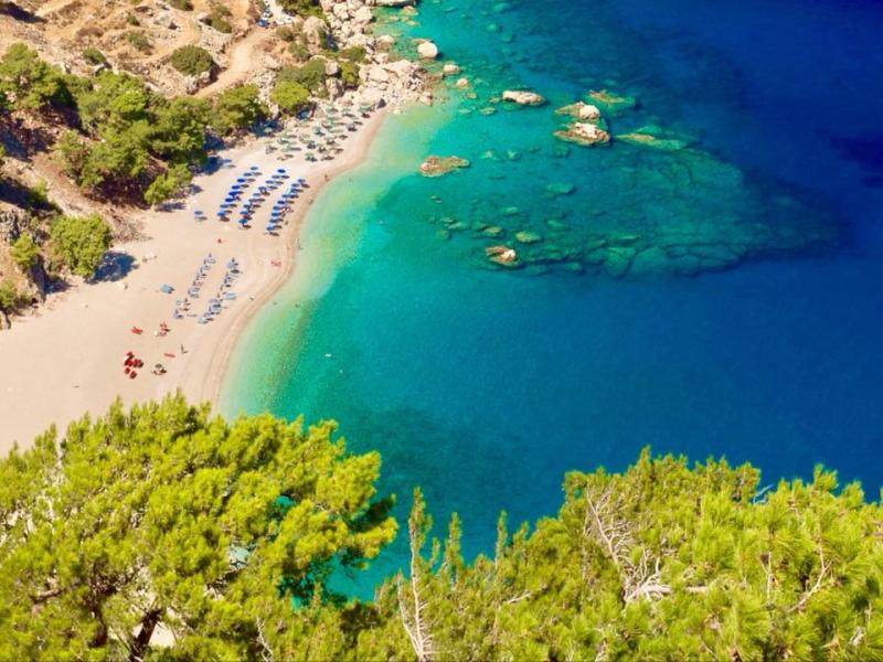 Το ελληνικό νησί που βρέθηκε στα 11 «κρυφά διαμάντια» της Ευρώπης
