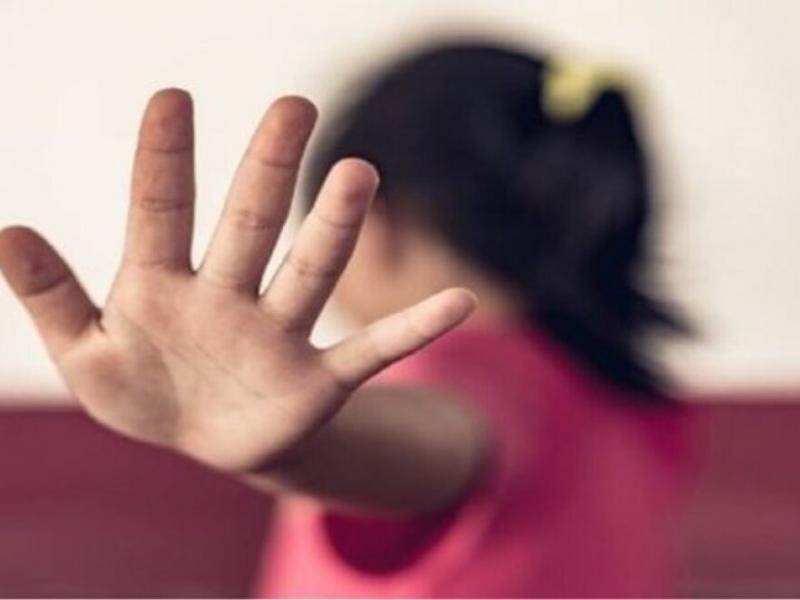Μεσσηνία: Ιερέας κατήγγειλε αστυνομικό ότι ασελγούσε στην ανήλικη κόρη του 