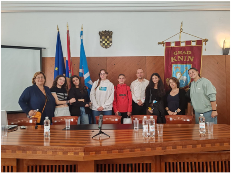 Το 5ο ΓΕΛ Πετρούπολης στο πρόγραμμα Erasmus+ με τίτλο "Νέες αξίες της Δημοκρατίας στη σύγχρονη Ευρώπη".