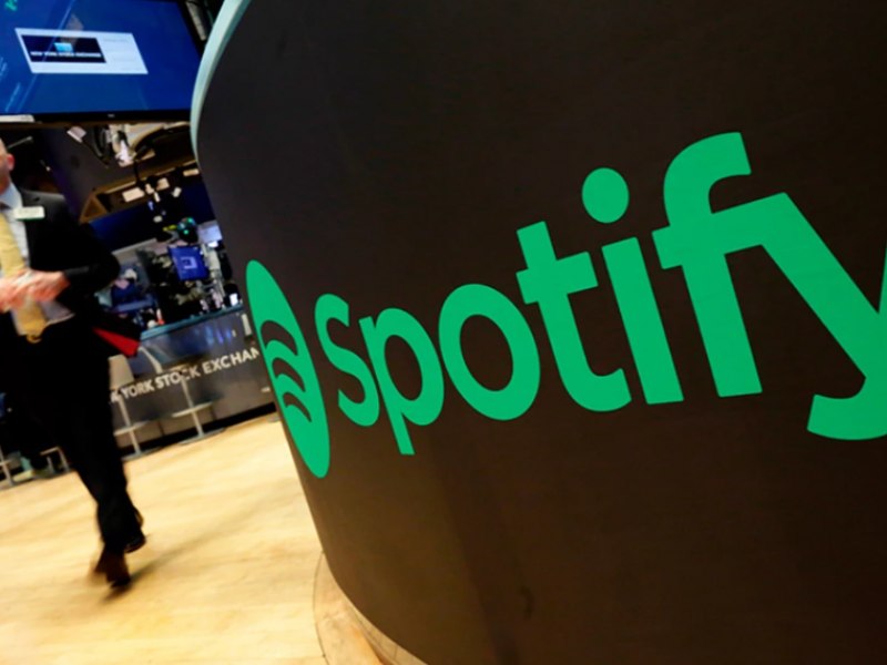 Ακούτε μουσική στο Spotify; Τι να προσέξετε για να μη σας κλέψουν τα στοιχεία και χρεωθείτε...