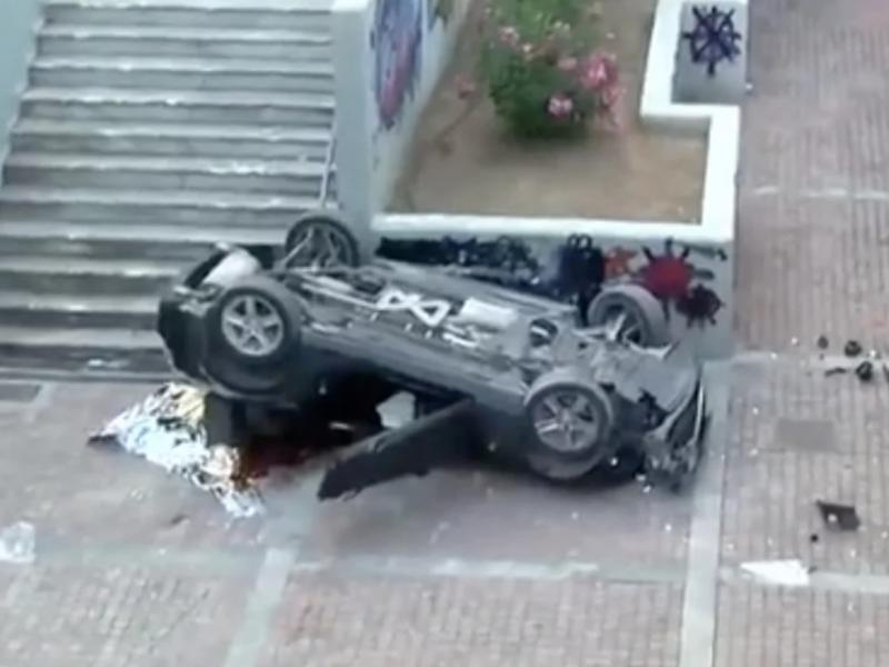 Σοκαριστικό Ατύχημα (βίντεο): Αυτοκίνητο πέφτει στο κενό από πάρκινγκ στον πρώτο όροφο