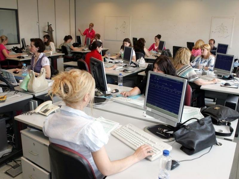 13ος - 14ος μισθός στο Δημόσιο: Πρότυπη δική του ΣΤΕ για την επαναφορά Δώρων