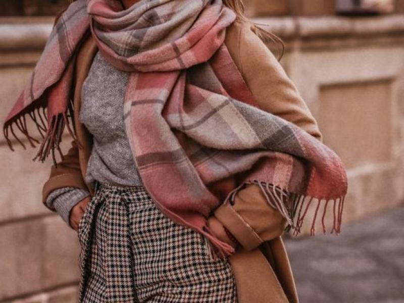 Η προέλευση της λέξης «κασκόλ» και η απόδοση στα ελληνικά