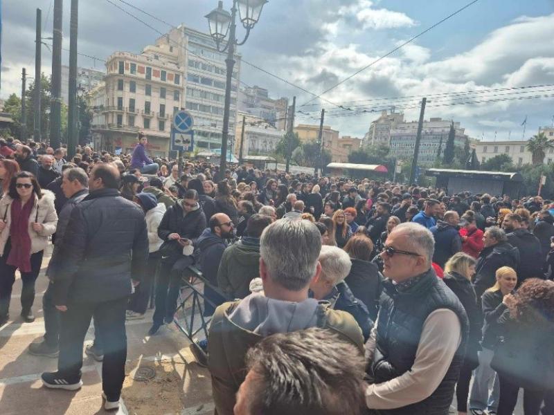 Οι εκπαιδευτικοί καταγγέλλουν την επίθεση των ΜΑΤ στη διαδήλωση για την παιδεία - «Βία αντί για διάλογο»