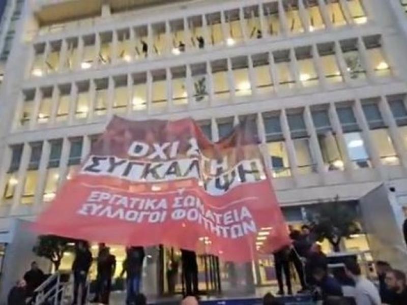 Αιφνιδιαστική παρέμβαση στην ΕΡΤ: «Το έγκλημα στα Τέμπη δεν θα συγκαλυφθεί»
