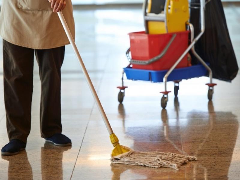Νέα Σμύρνη: Καταγγελία εκπαιδευτικών για την έλλειψη και ακατάλληλη ποιότητα υλικών καθαριότητας στα σχολεία