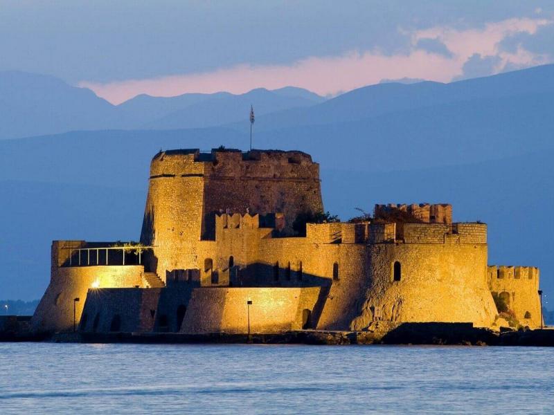 Υπερταμείο: Πωλητήριο σε Μπούρτζι, Αχίλλειο (Κέρκυρα) και χιονοδρομικά.