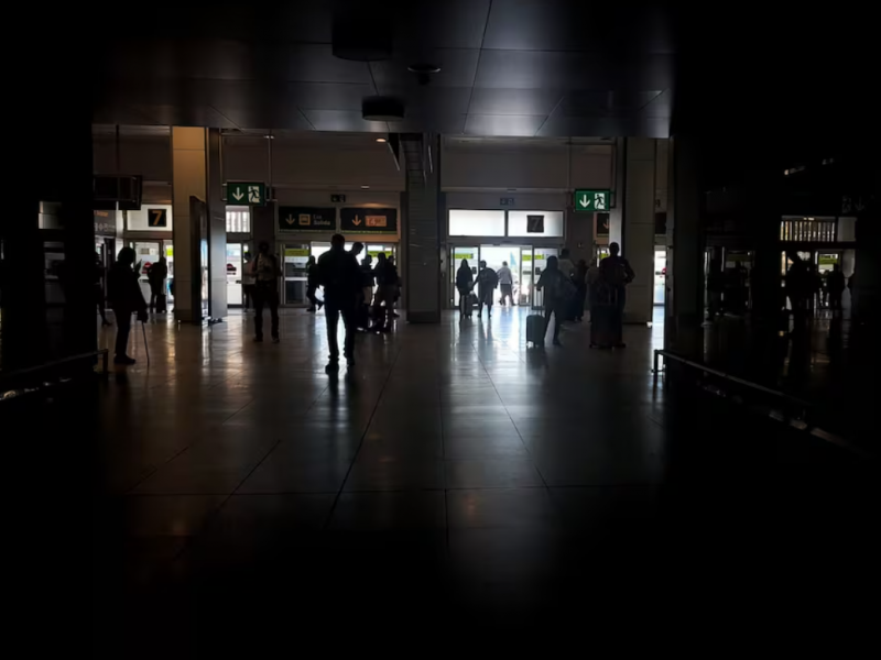Η Ιβηρική βυθίστηκε στο σκοτάδι: Ανεξήγητες αιτίες και απρόβλεπτες συνέπειες – Τι προμηνύει για το μέλλον του ευρωπαϊκού ενεργειακού δικτύου;