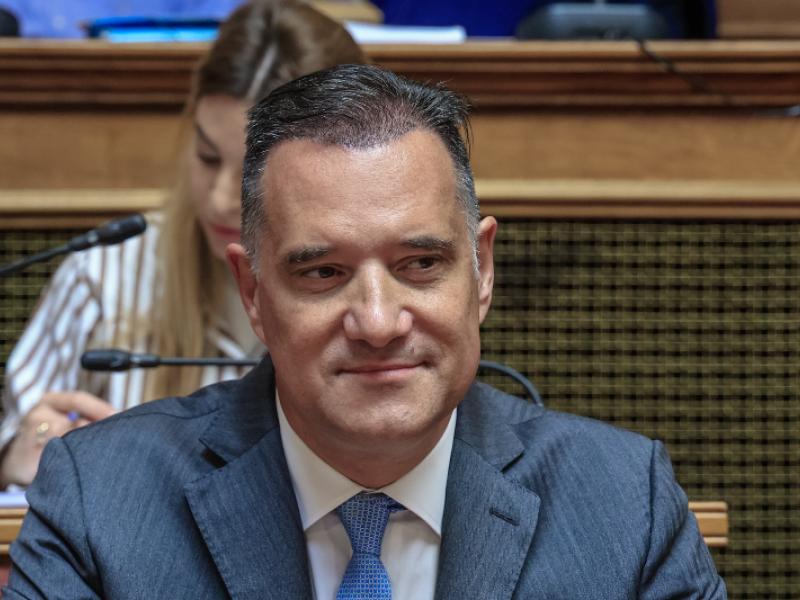 Άδωνις Γεωργιάδης: Υποβλήθηκε σε μεταμόσχευση μαλλιών και προκάλεσε αντριδράσεις