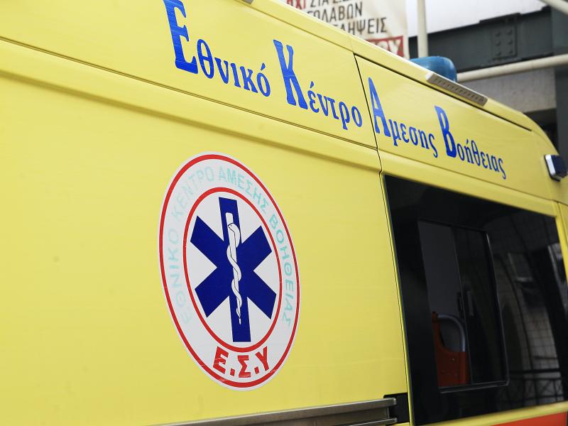 Λαμία: Τροχαίο με τρεις τραυματίες μετά από σύγκρουση δύο μηχανών