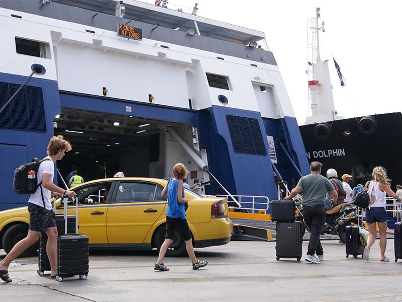 Έρχεται «φρένο» στις αυξήσεις ακτοπλοϊκών εισιτηρίων – Μειώνονται τέλη και πράσινοι φόροι