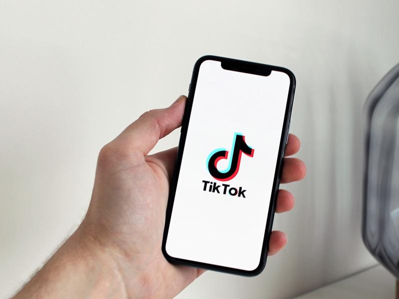 «Skinnytok»: Αντιδράσεις απέναντι στην τοξική τάση του TikTok