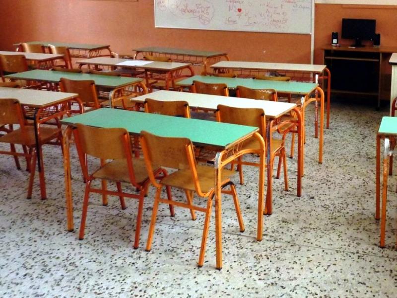 Εργαζόμενοι εκπαιδευτικοί του Ιουλίου. Ούτε ένας φραπέ από το Υπ. Παιδείας