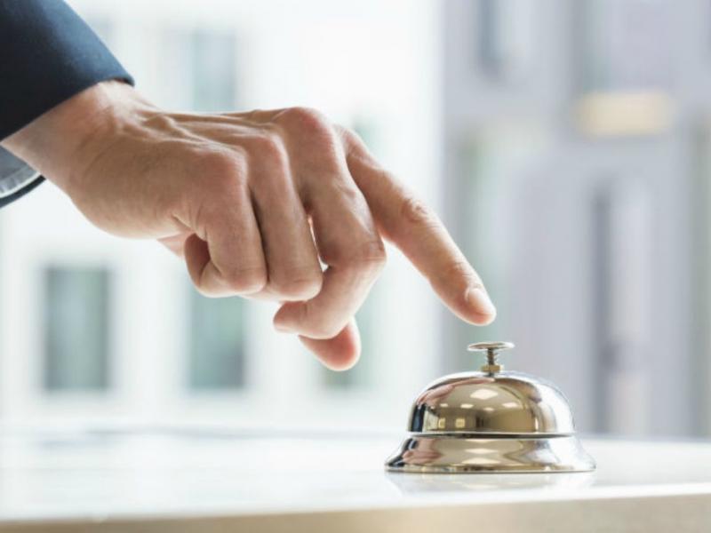 Σεζόν ή Σκλαβιά;: Όταν η τουριστική «ανάπτυξη» στην Ελλάδα χτίζεται πάνω στην εκμετάλλευση