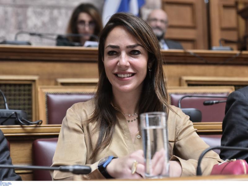 Δόμνα Μιχαηλίδου: Από αύριο οι αιτήσεις για το επίδομα βαρηκοΐας – κώφωσης 391 ευρώ-Οι δικαιούχοι