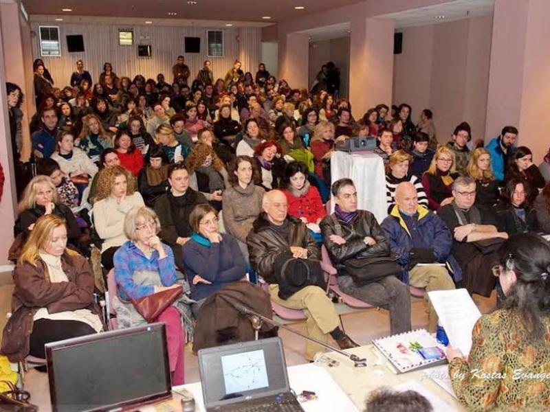 Το Σεμινάριο των εκπαιδευτικών εικαστικών μαθημάτων έγινε! Παρόλα τα εμπόδια, το "ντου" μελών θρησκευτικών οργανώσεων και τις κλούβες