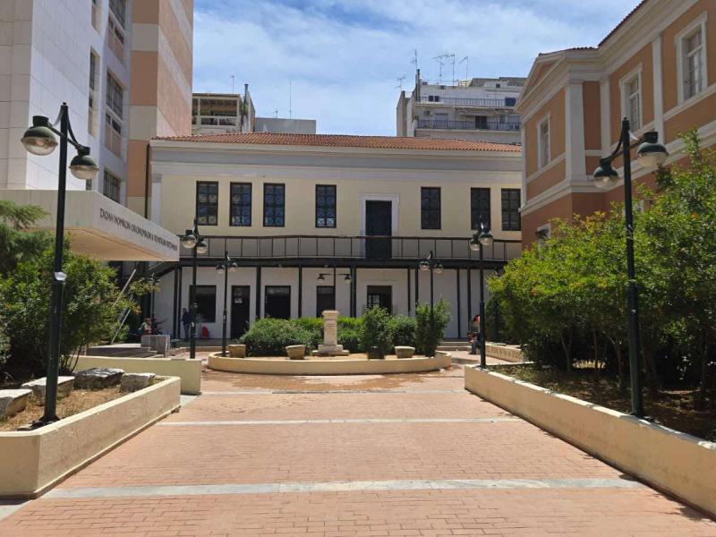 Επίθεση στη Νομική: Ανάμεσα στους δράστες δύο σπουδαστές ιδιωτικών σχολών με δίδακτρα 3.000 ευρώ