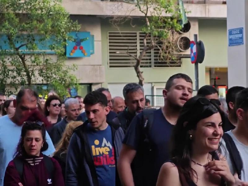 «Ντροπή, ντροπή!»: Οργή στα Σεπόλια - Έξωση οικογένειας που έχει παιδί με αναπηρία