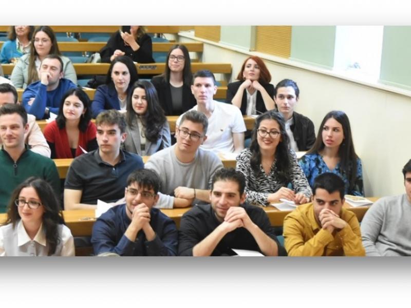 Πανελλήνιες 2025: Στατιστική — Όχι ένα, αλλά πέντε επαγγέλματα σε μία σχολή