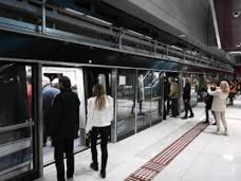 ΟΣΕΘ: Όσα πρέπει να ξέρουν φοιτητές και μαθητές για κάρτες, εκπτώσεις και ανανεώσεις εισιτηρίων αστικής συγκοινωνίας