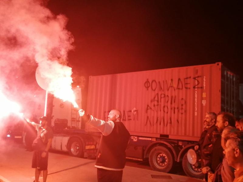 Εκπαιδευτικοί στο πλευρό των λιμενεργατών της COSCO – «Όχι στη μετατροπή των λιμανιών σε εργαλεία πολέμου»