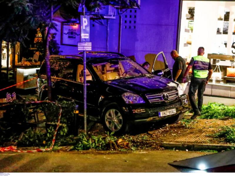 Σκηνές πανικού έλαβαν χώρα τα μεσάνυχτα στο Κολωνάκι - "Κάποιος φώναξε αυτοκίνητο, ήμουν ήδη μέσα στα αίματα"
