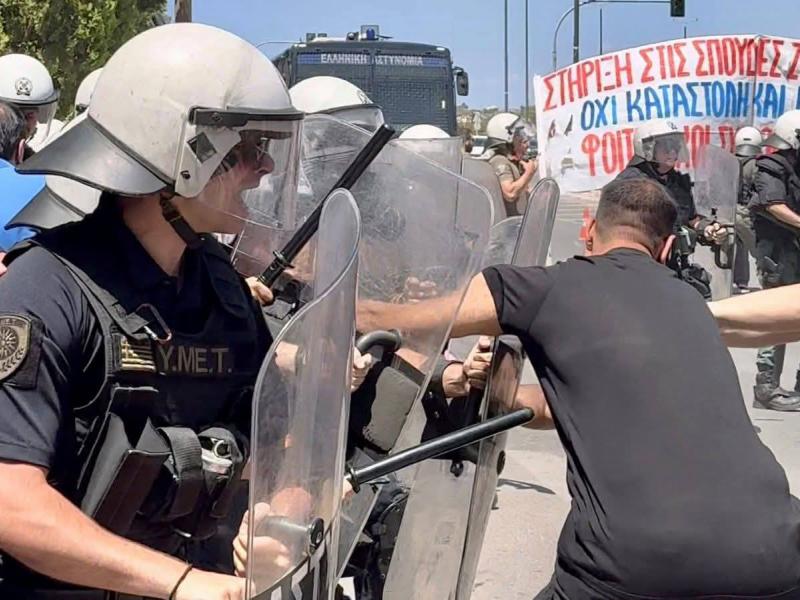 «Δολοφονική» επίθεση από τα ΜΑΤ στη Σύνοδο Πρυτάνεων - Τραυματίστηκε σοβαρά η Πρόεδρος της ΟΔΠΤΕ