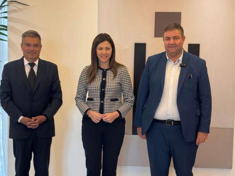 Σοφία Ζαχαράκη: Κουμπάρα στο γάμο του Δημάρχου Ληξουρίου Γιώργου Κατσιβέλη