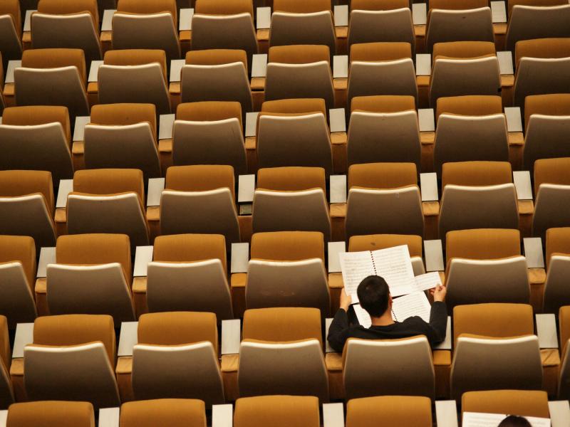 Είδαμε το πρόγραμμα σπουδών της ιδιωτικής Νομικής της Ελλάδας και απορήσαμε!