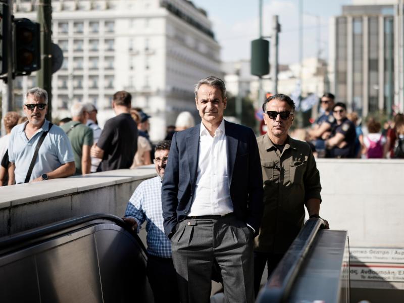 Στο Μετρό του Συντάγματος o Κυριάκος Μητσοτάκης – Από αύριο η μόνιμη 24ωρη λειτουργία κάθε Σάββατο