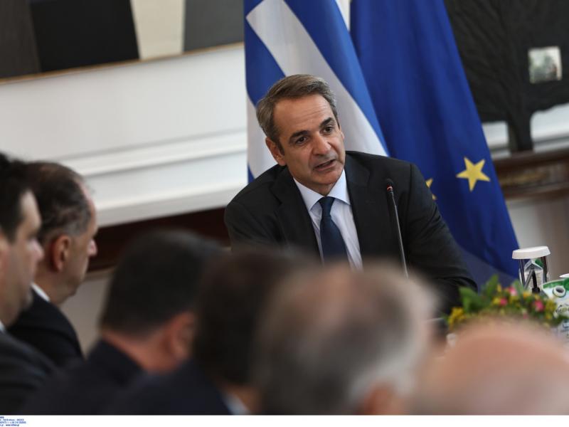 Ο Κυριάκος Μητσοτάκης μιλάει στο Υπουργικό Συμβούλιο