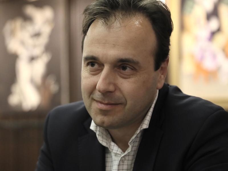 Δημήτρης Παπαστεργίου: Τέλος στην πώληση αλκοόλ και καπνικών σε ανηλίκους