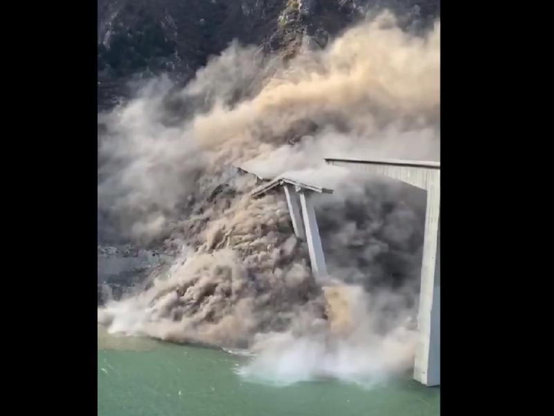 Κατάρρευση γέφυρας στην Κίνα