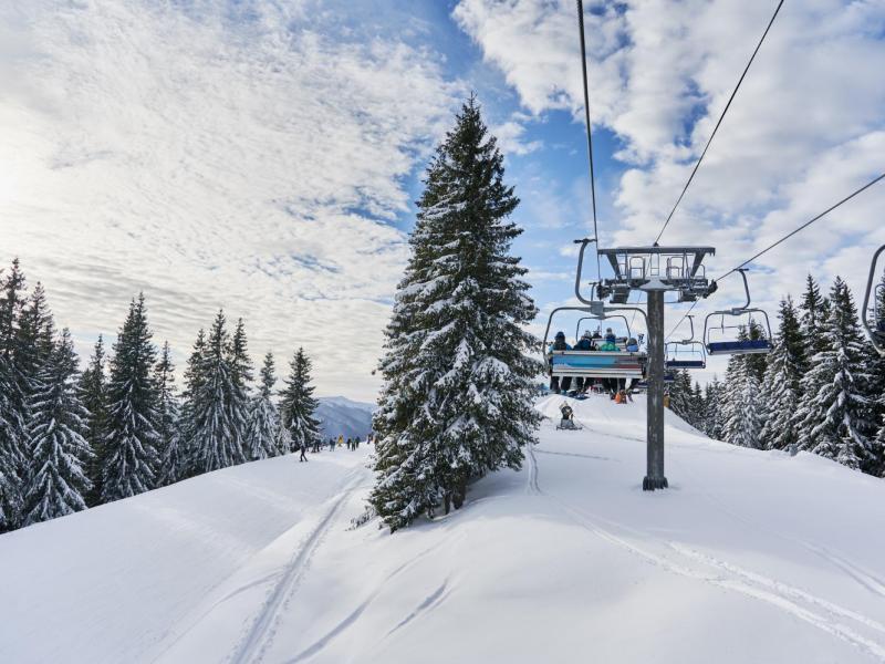 Χειμερινά σπορ και εργασία: 95 προσλήψεις στον Χελμό