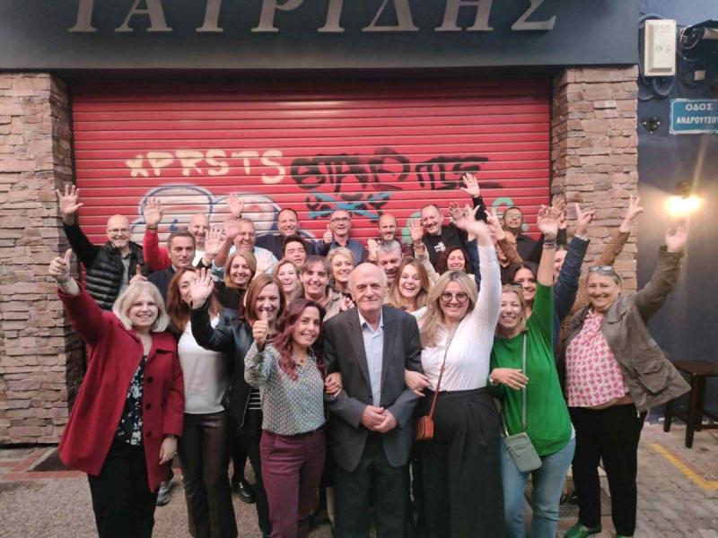 «Σαράντα χρόνια μετά, ξανά μαζί»: Συμμαθητές Δημοτικού ταξίδεψαν πίσω στα παιδικά τους χρόνια