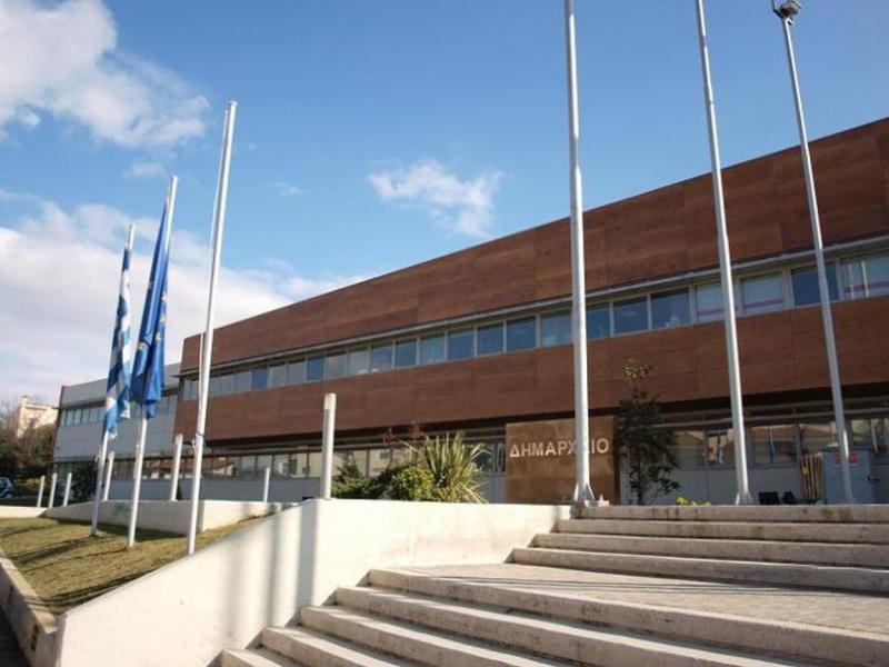 Μόνιμη συννεφιά πάνω από το δημαρχείο Παλλήνης