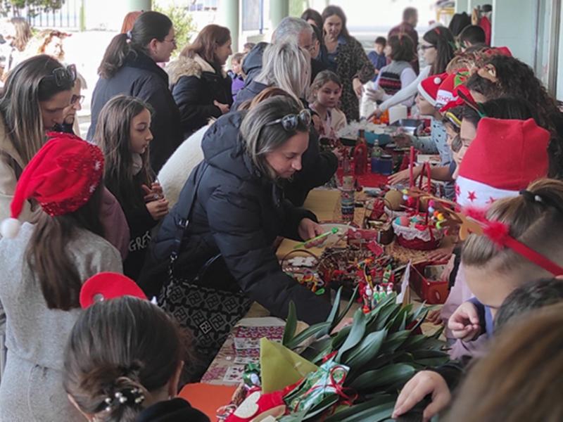 Μαθητές του Παραλίας Διστόμου οργάνωσαν Bazaar Αγάπης για τα παιδιά της ΦΛΟΓΑΣ