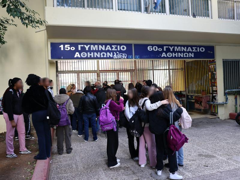 Κυψέλη: «Κραυγή» γονέων για το μαχαίρωμα 14χρονης – «Η βία στα σχολεία παράγωγο της υποβάθμισης»