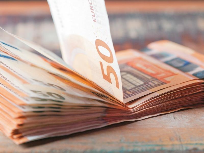 Μετρητά σε χαρτονομίσματα των 50 ευρώ