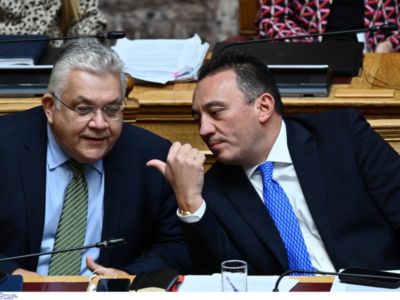 Παιδεία: Βλάσης - Παπαϊωάννου απαντούν σε 7 ερωτήσεις στη Βουλή