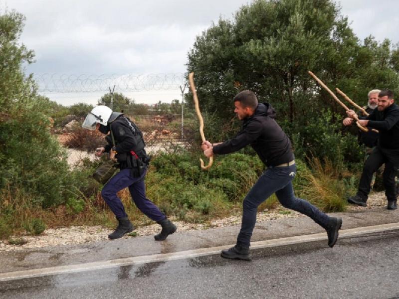 Αγρότες έφτασαν στο σημείο να επιτεθούν σε αστυνομικούς