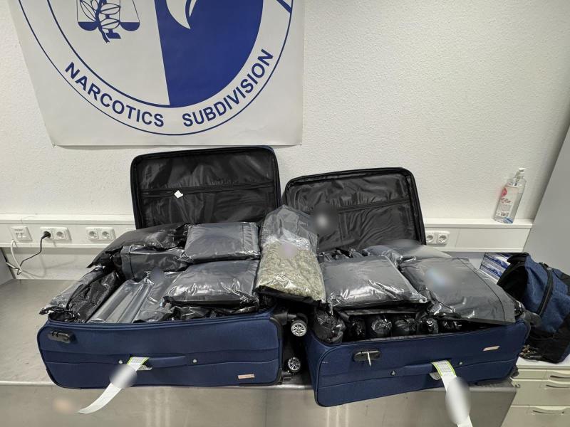 Συναγερμός στο αεροδρόμιο «Ελ. Βενιζέλος»: Σύλληψη τριών γυναικών με 73 κιλά ναρκωτικά μέσα στις βαλίτσες