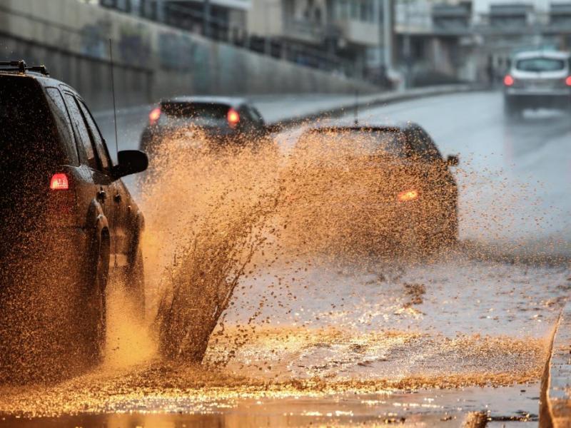 Συναγερμός στον Ασπρόπυργο: Υπερχείλισε ρέμα, εκκενώνεται η Γκορύτσα 