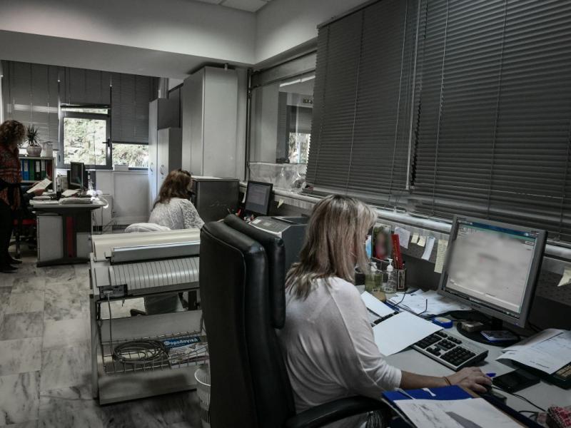 Συντάξεις – Δημόσιο: Ποιοι μπορούν να παραμείνουν στην υπηρεσία και μετά τη σύνταξη