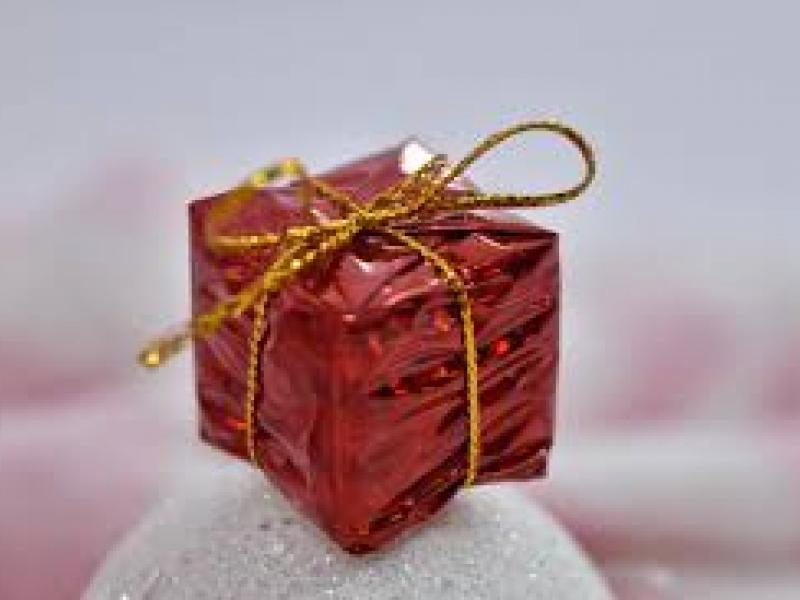 Μεγάλη γιορτή σήμερα 1 Ιανουαρίου: Σε ποιους/ες να ευχηθείτε χρόνια πολλά